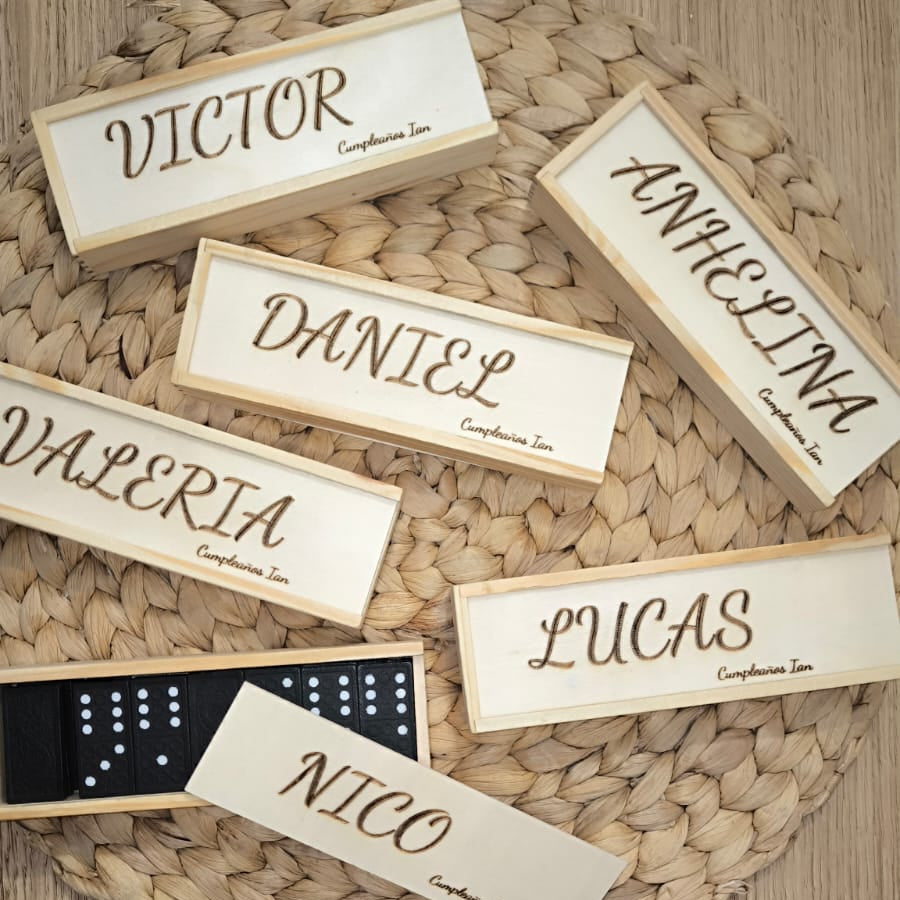 Dominó de madera